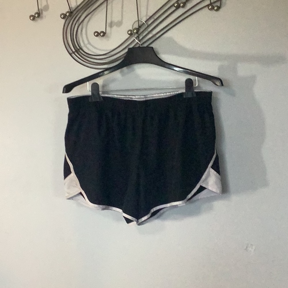 Black And White Xersion Athletic Shorts, Size XL